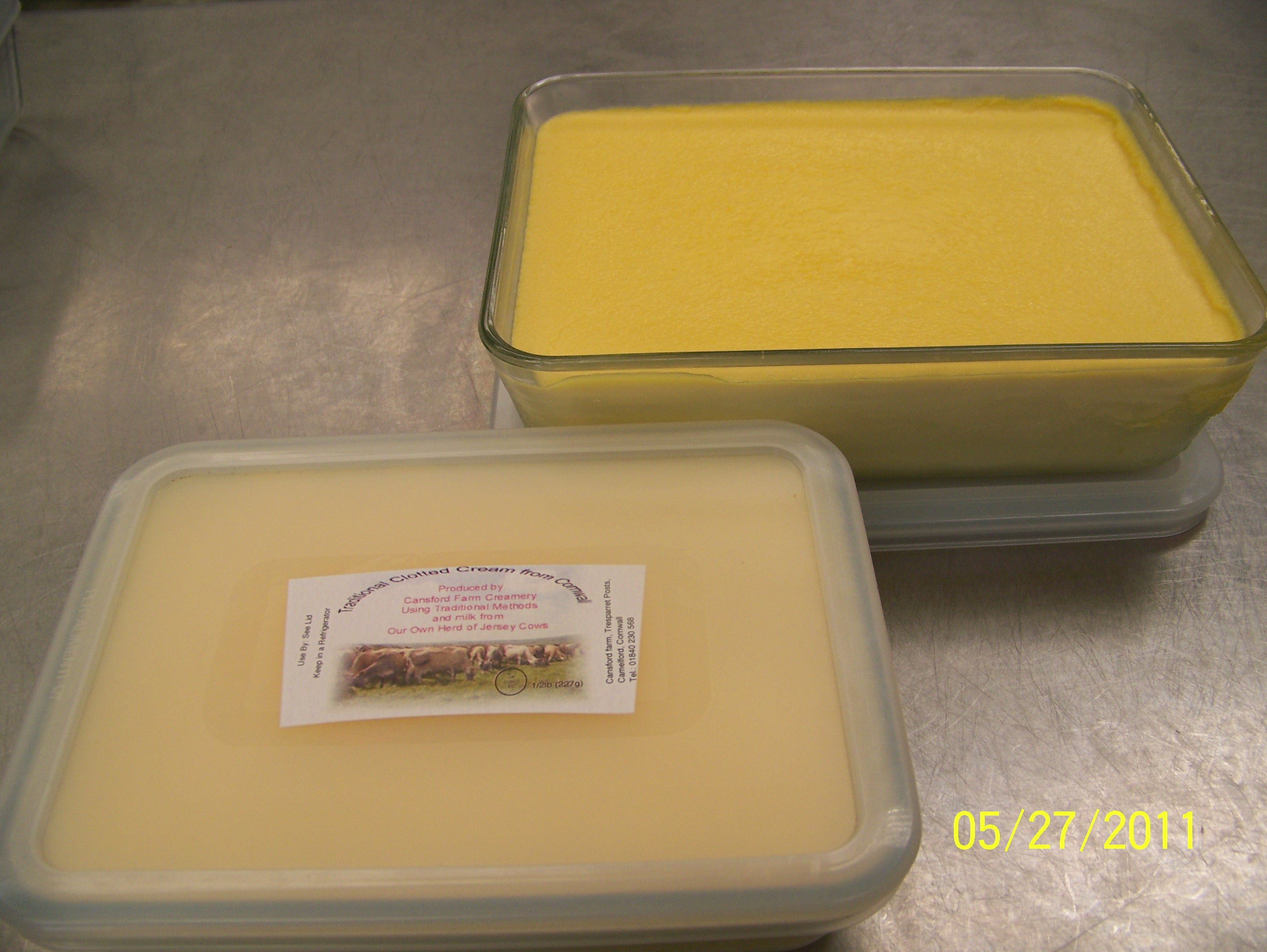 creameryproducts/clotted_cream_table_ready.jpg